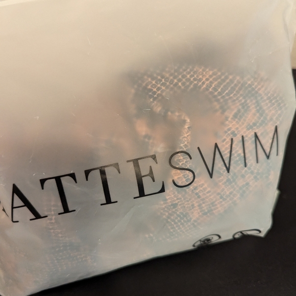 One piece - Picture 6 of 6